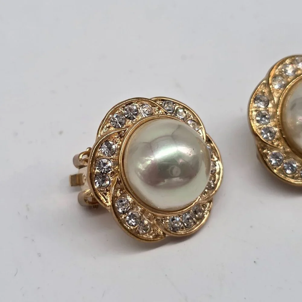Vintage Roman Gold-Tone Faux Pearl & Crystal Clip-On Earrings 3/4" - Picture 3 of 7